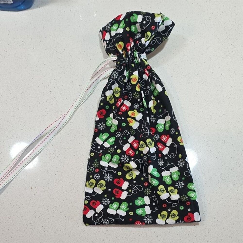 Christmas Fabric Drawstring Wine Bottle Gift Bag Pouch, 1-Pack